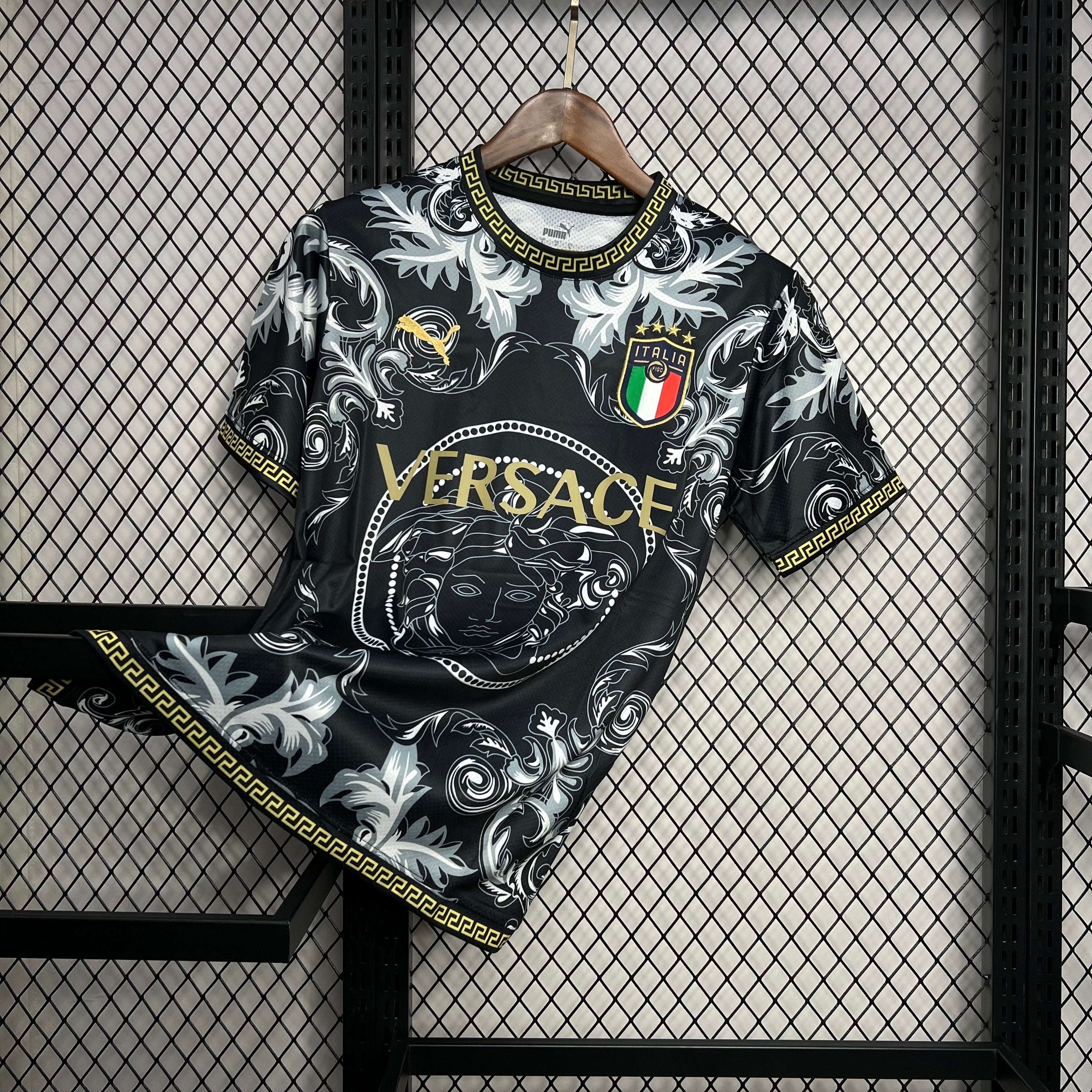 איטליה חולצת ספיישל וורסאצה שחורה VERSACE