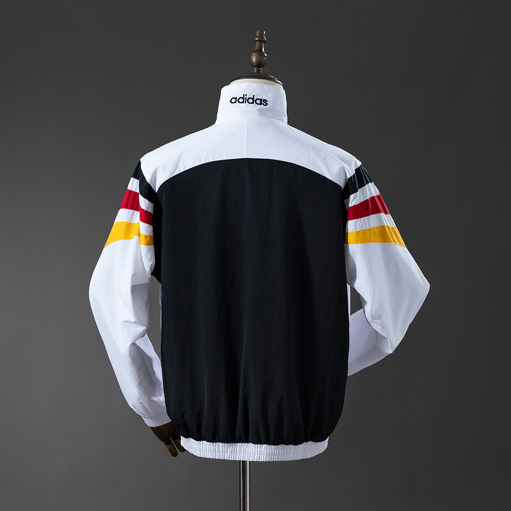 מעיל רוח גרמניה לבנה 2025