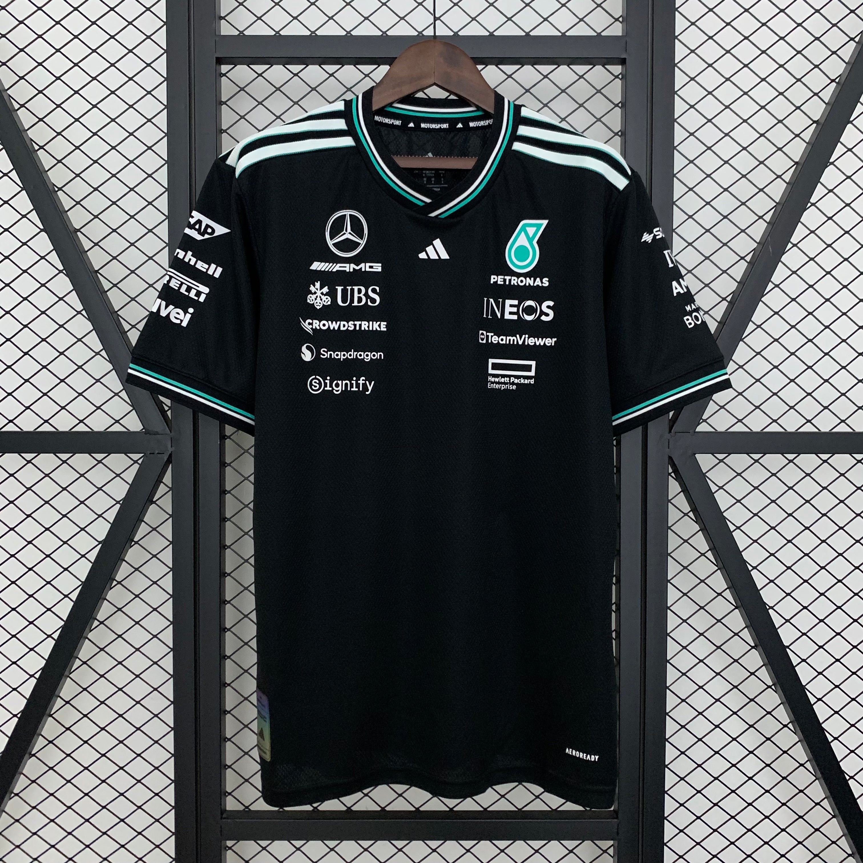 חולצת פורמולה 1 - Adidas Mercedes-AMG Petronas Team 2025 שחורה