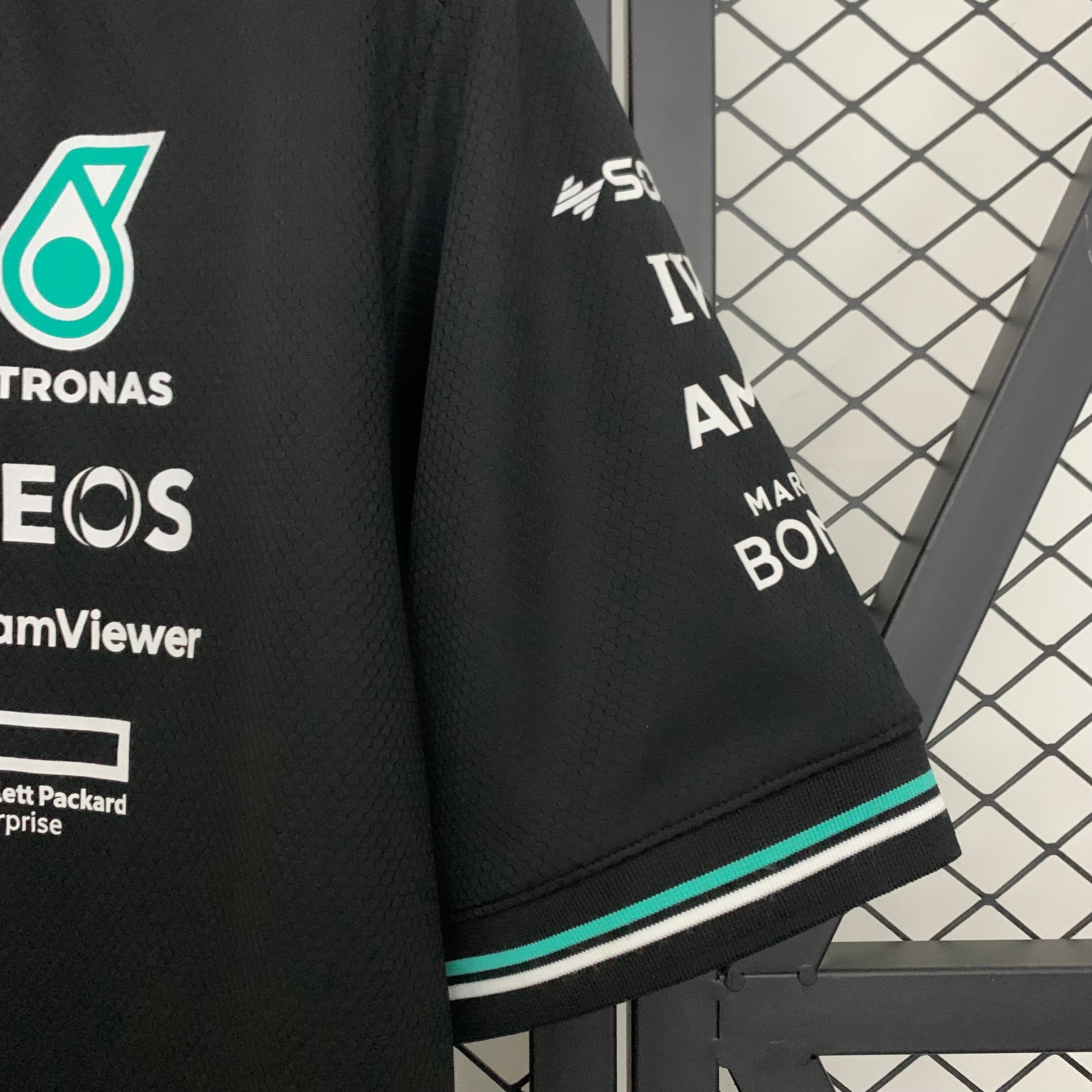 חולצת פורמולה 1 - Adidas Mercedes-AMG Petronas Team 2025 שחורה