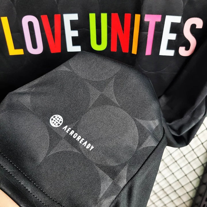 איטליה חולצת ספיישל LOVE UNITES