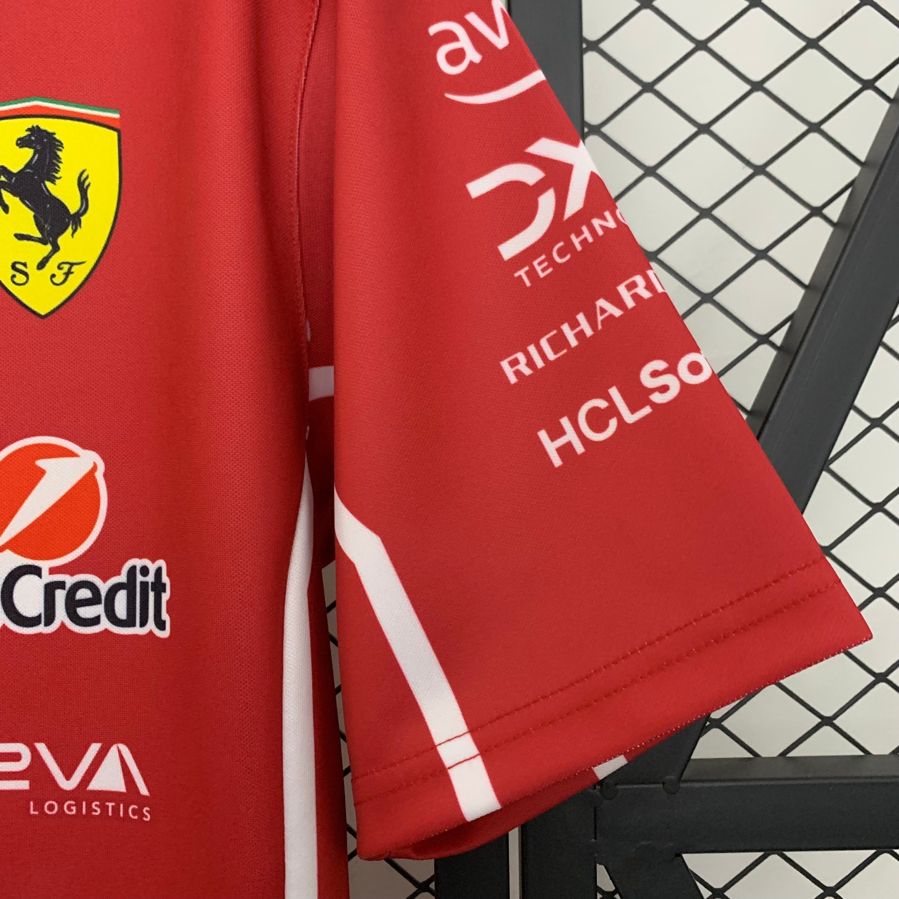 חולצת פורמולה 1 - Scuderia Ferrari HP 2025 Team פולו