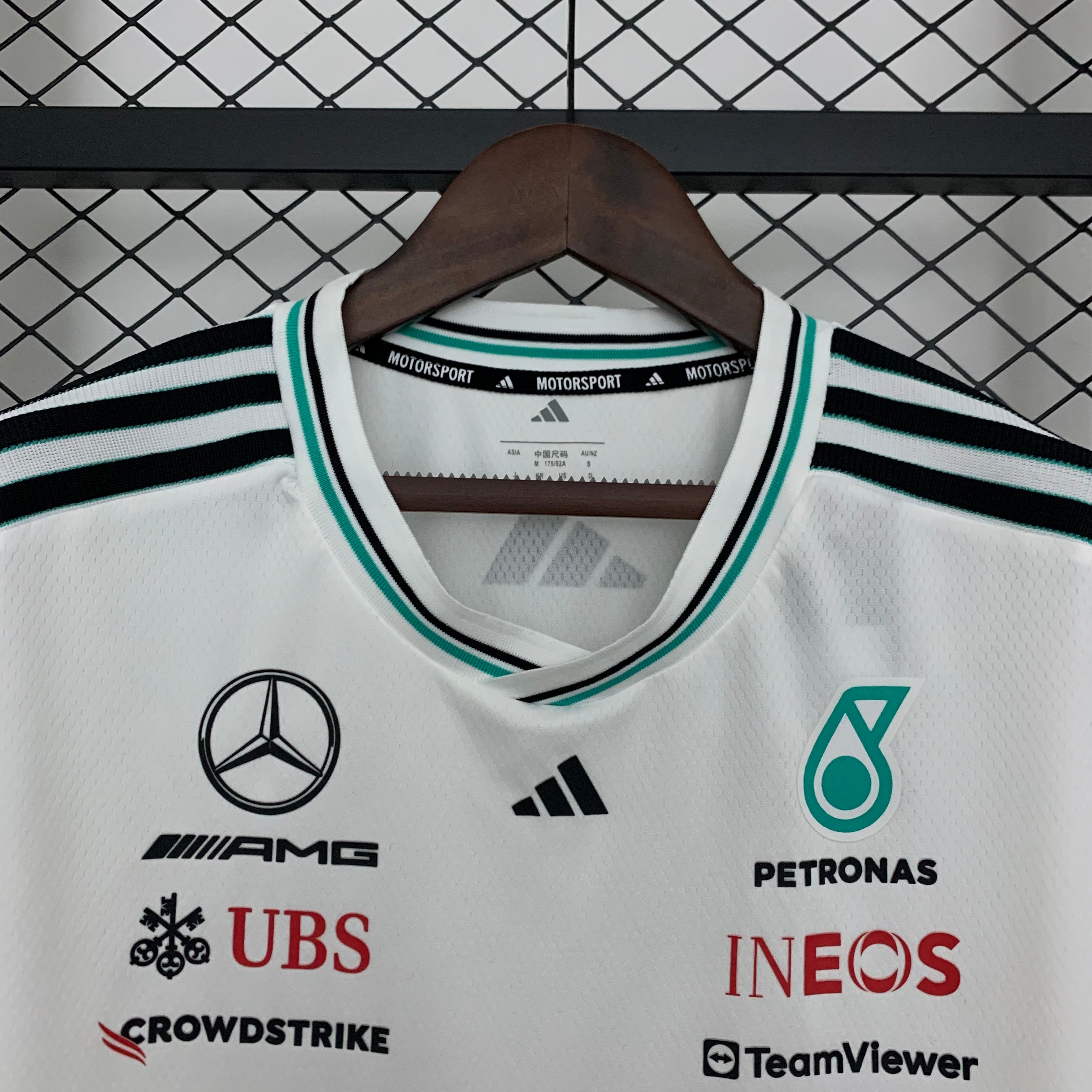 חולצת פורמולה 1 - Adidas Mercedes-AMG Petronas Team 2025 לבנה